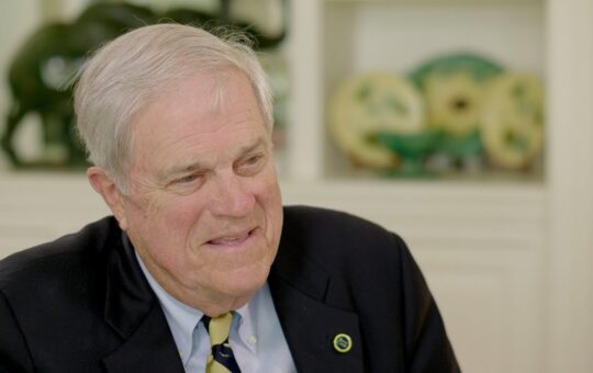An image of an interview with Bill Scully '61