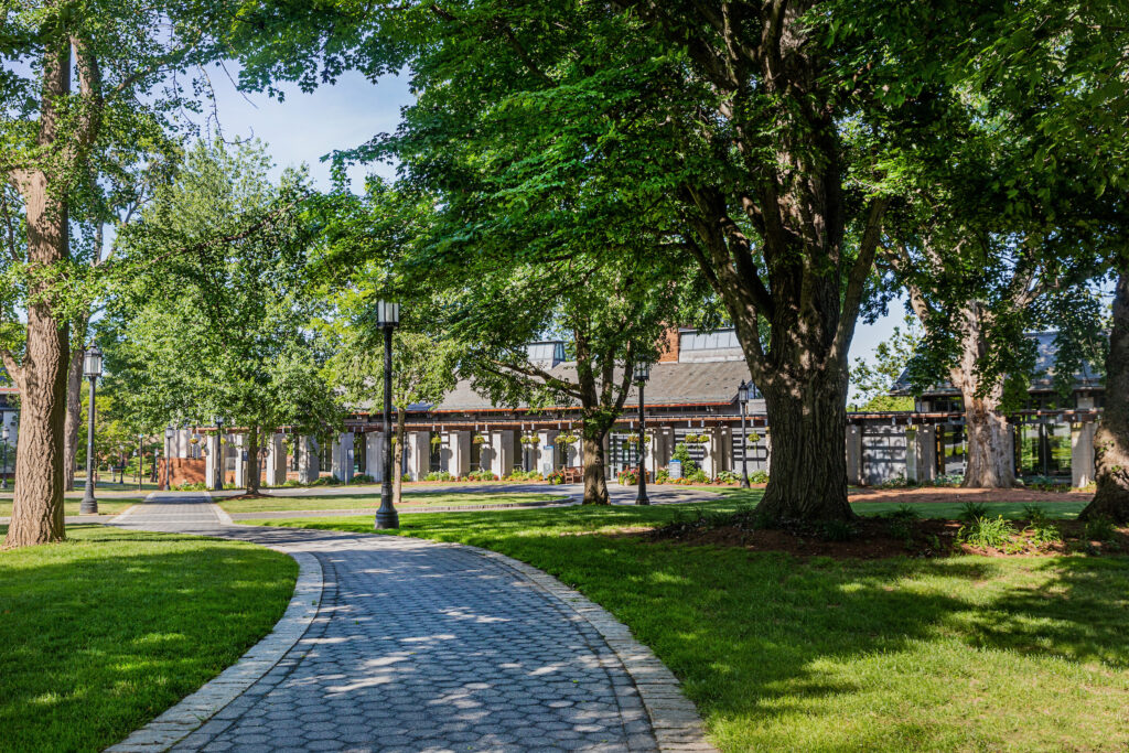 Sidewalk leading towards Borges Center and the English Building