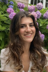 Zoe Kon ’24